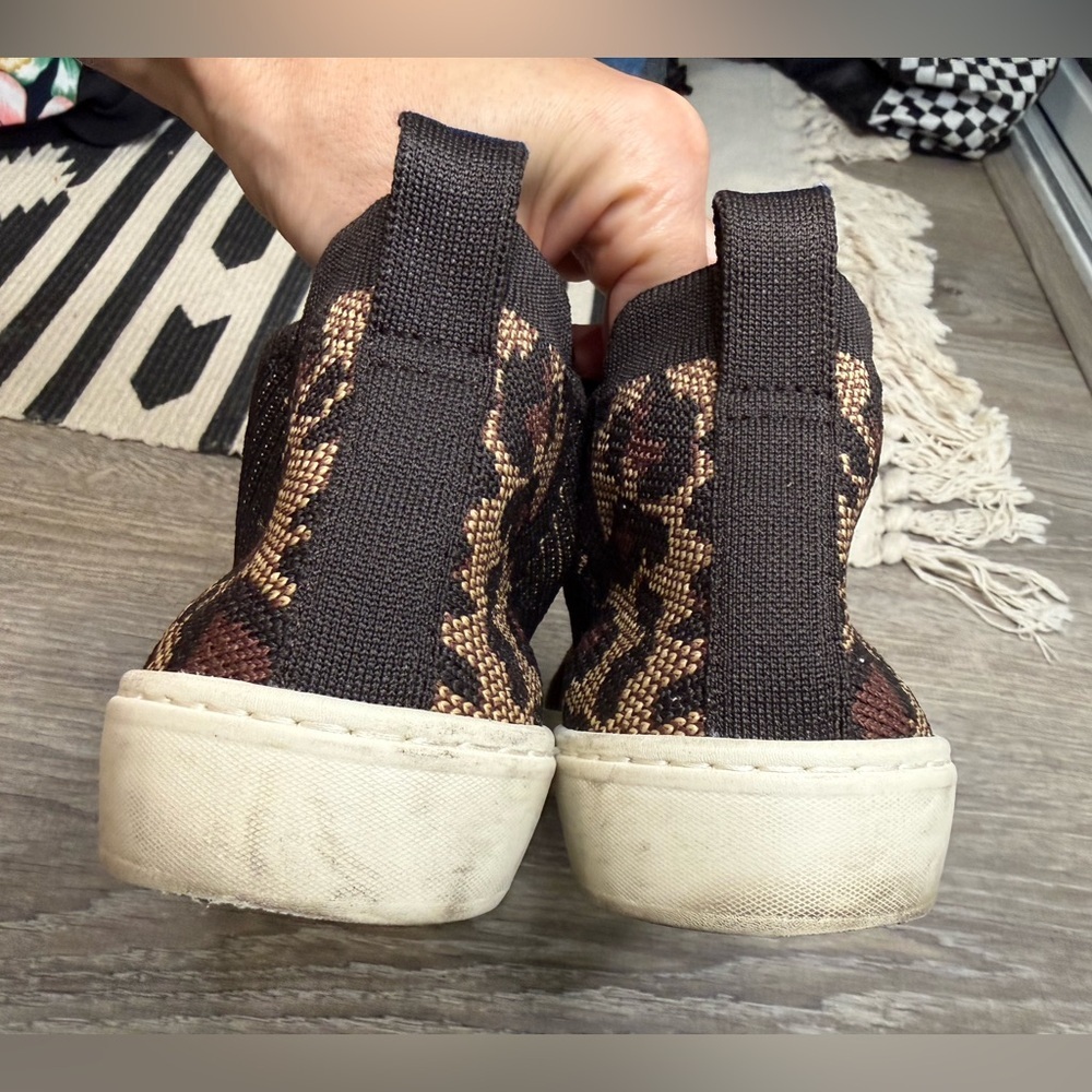 Rothy's Wildcats Chelsea Boots Size 6 - Picture 5 of 10